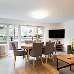 Spacious 3 bedroom apt in Covent Garden
